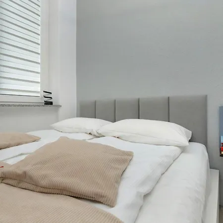 Stylish With Balcony In Old Town By Renters Lejlighed *