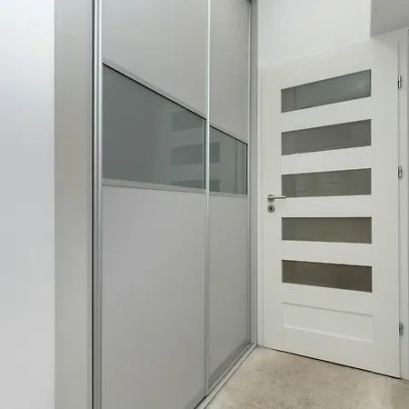 Stylish With Balcony In Old Town By Renters *