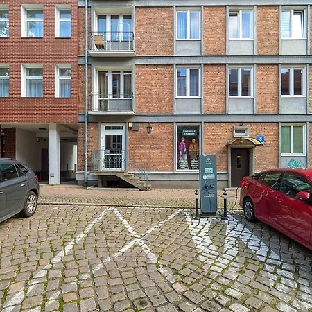 Stylish With Balcony In Old Town By Renters *